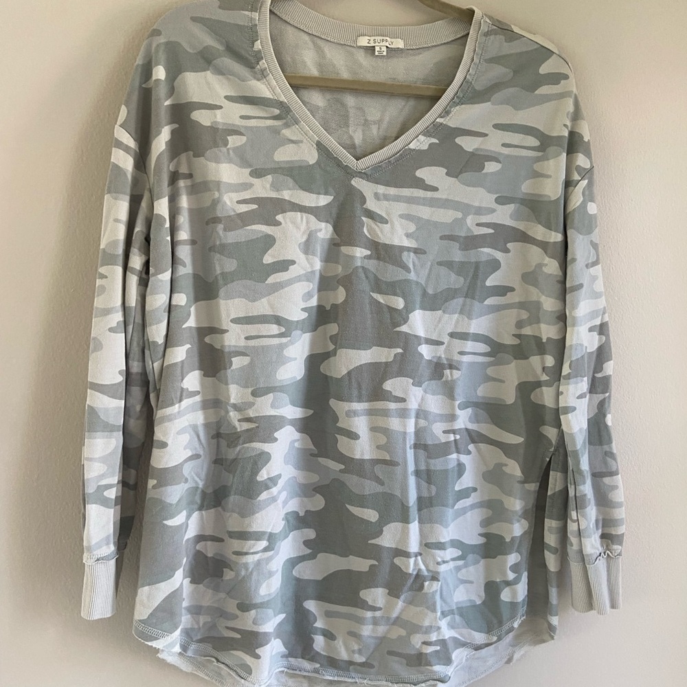 Z Supply Ultra Soft Light Gray Camo Knit Top
